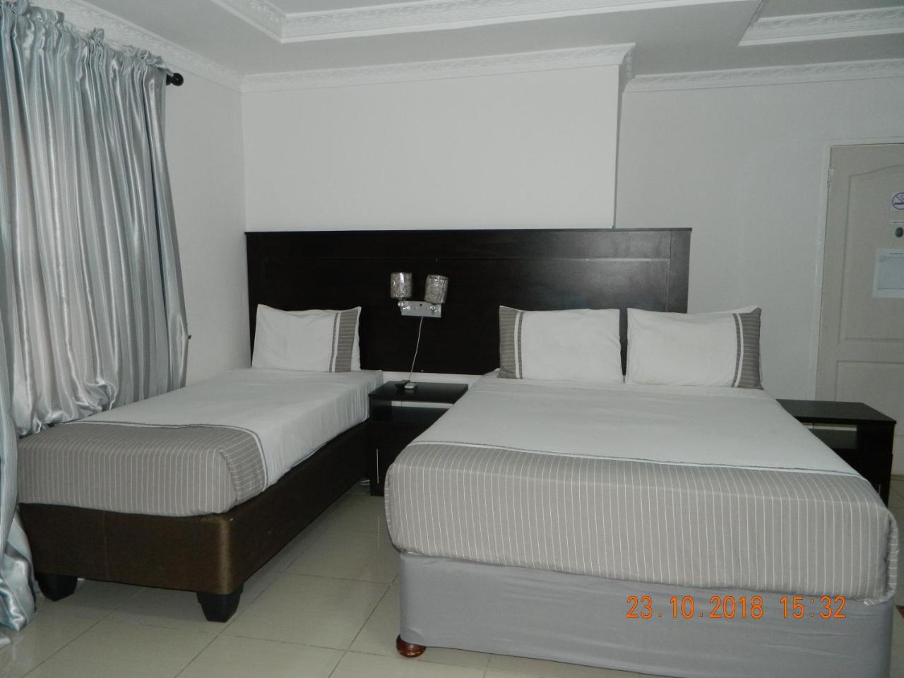 Upper Room Guest House فرانسیستوون المظهر الخارجي الصورة