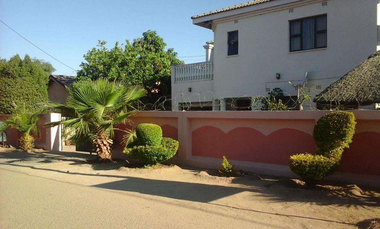 Upper Room Guest House فرانسیستوون المظهر الخارجي الصورة
